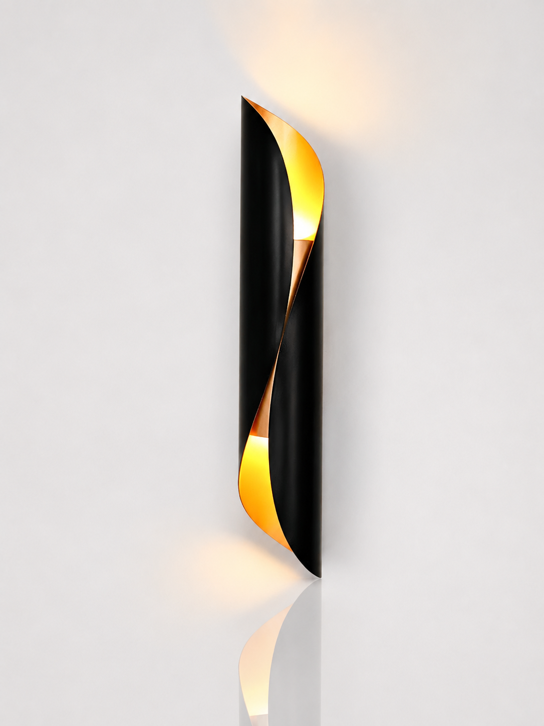 Brisa Iron Wall Lamp | Dual Beam Decorative Light