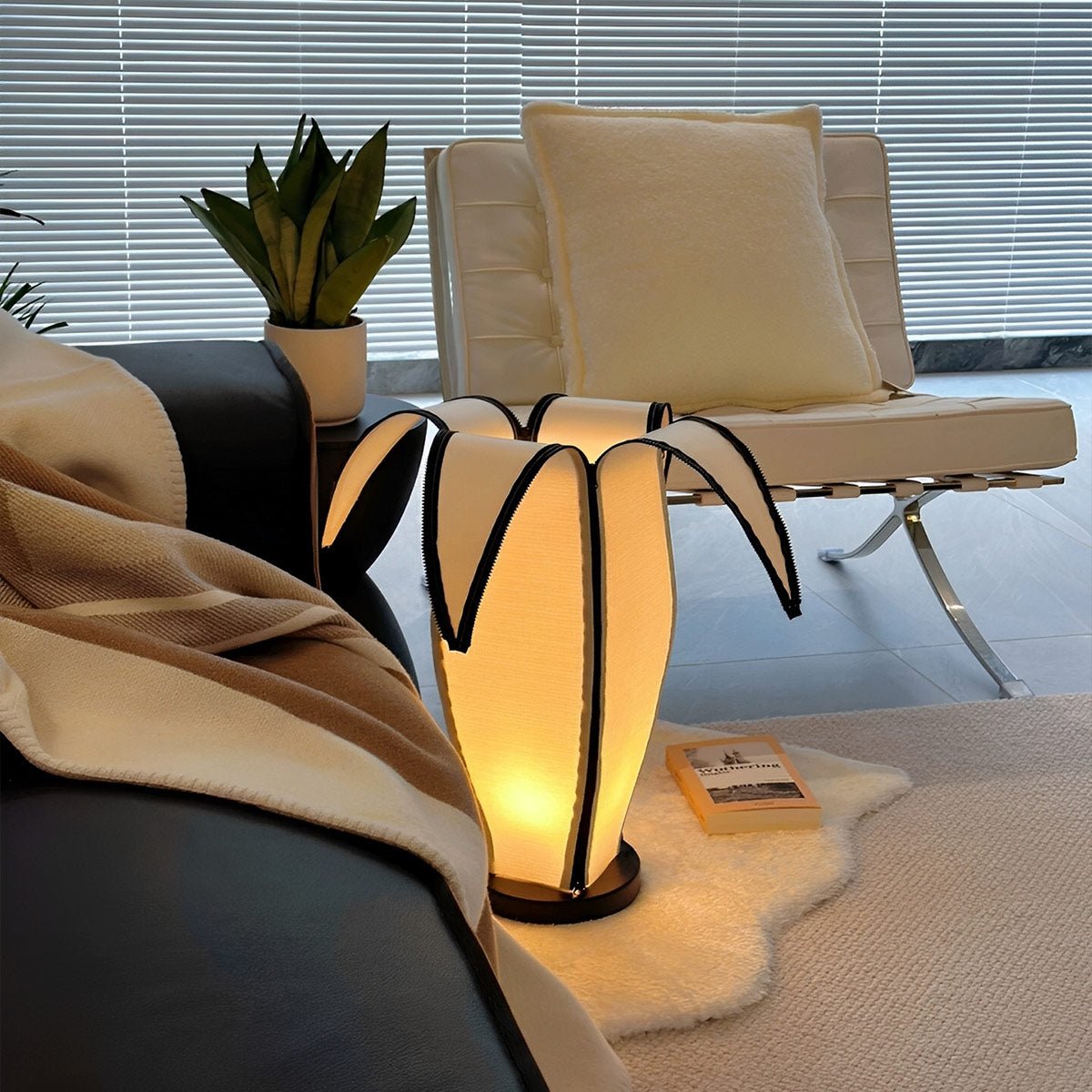 Sora Sculpt Floor Lamp: Modern Decorative LED Lighting