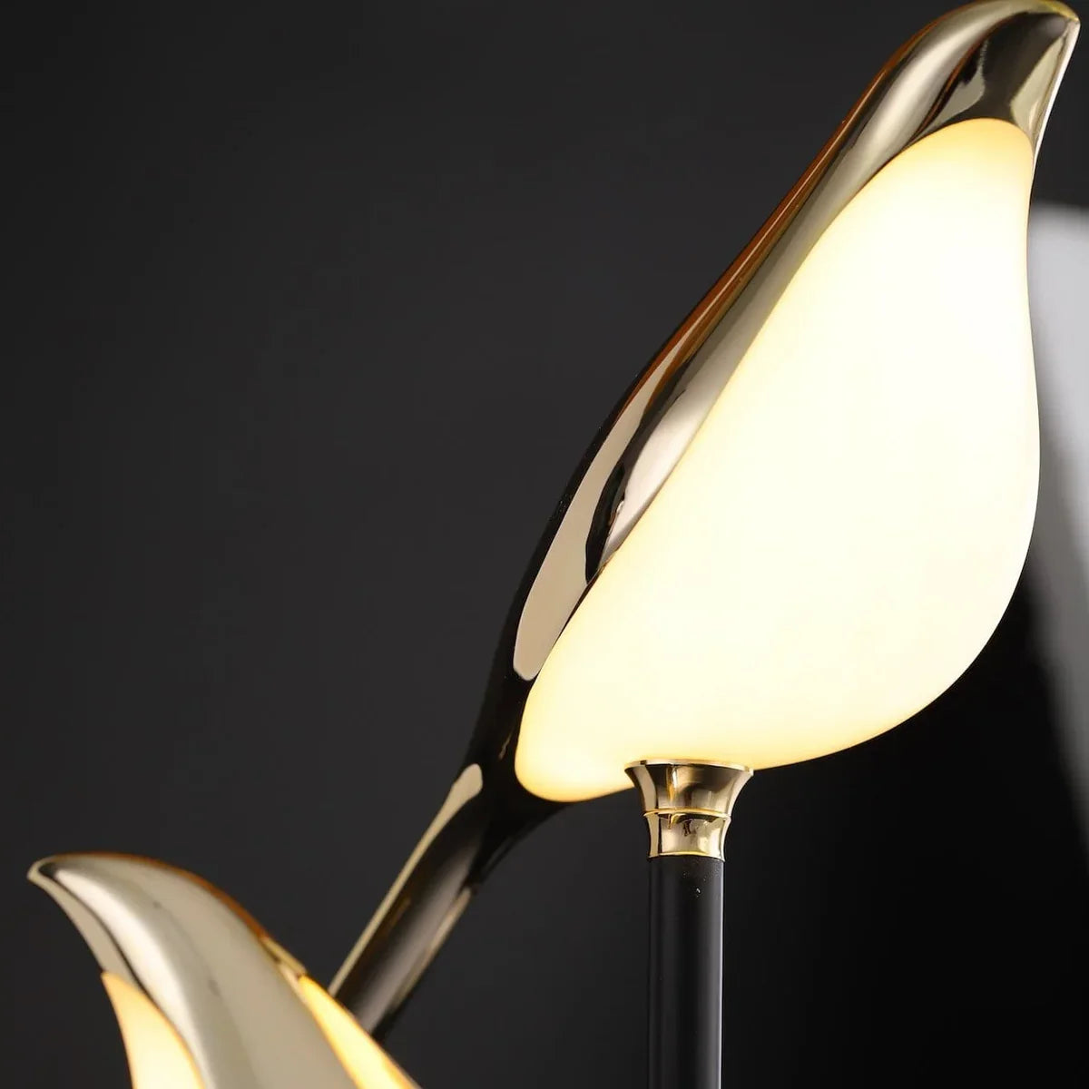 Chiriya Luxury Bird Table Lamp