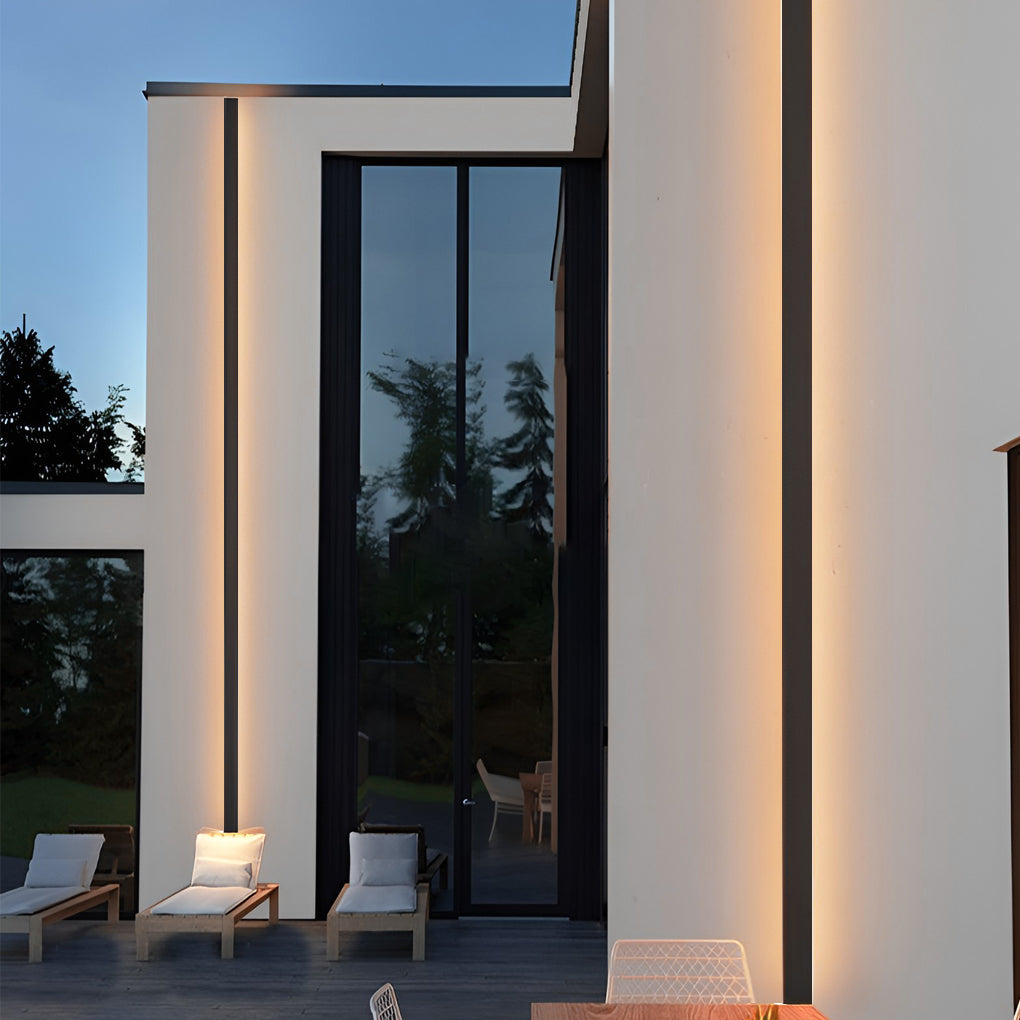 Bree Outdoor Light