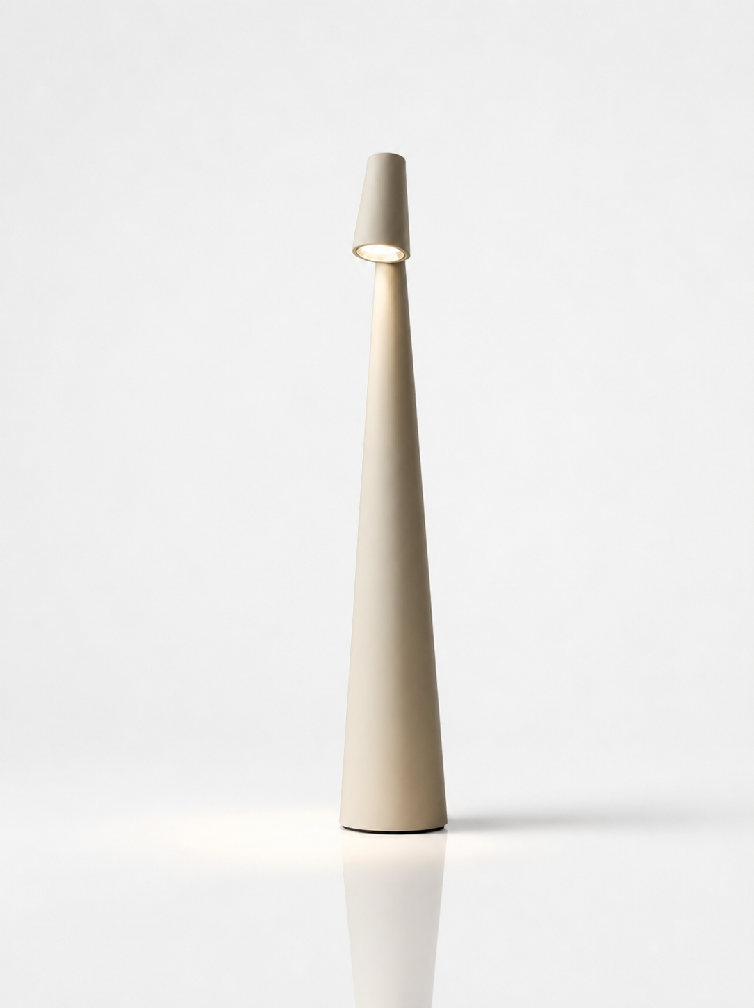 Luma Slim Table Lamp