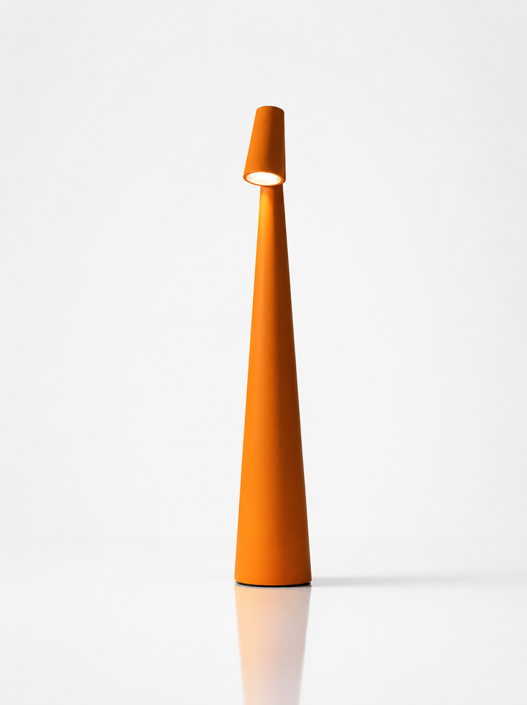 Luma Slim Table Lamp