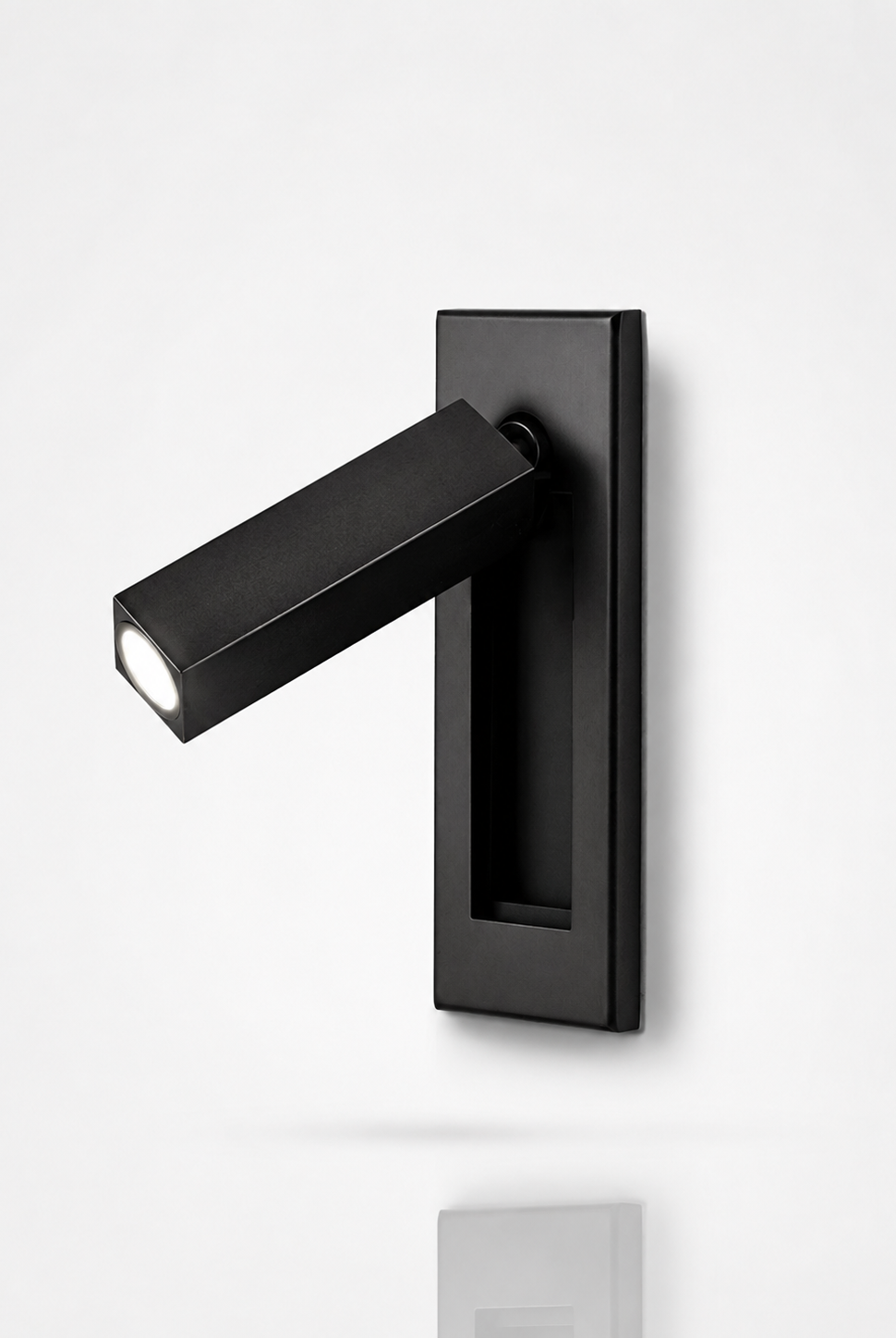 Linear Focus Wall Lamp