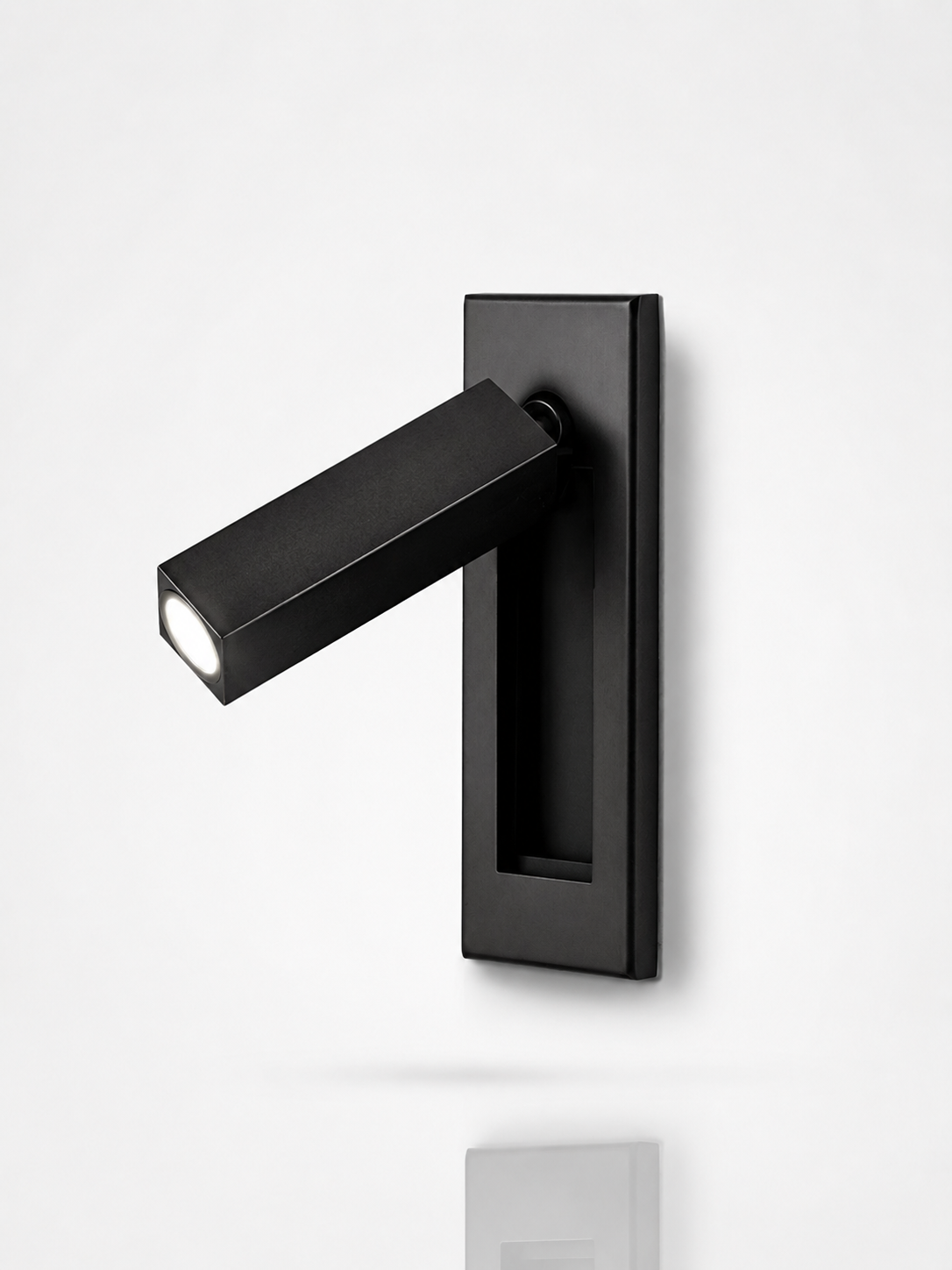 Linear Focus Wall Lamp