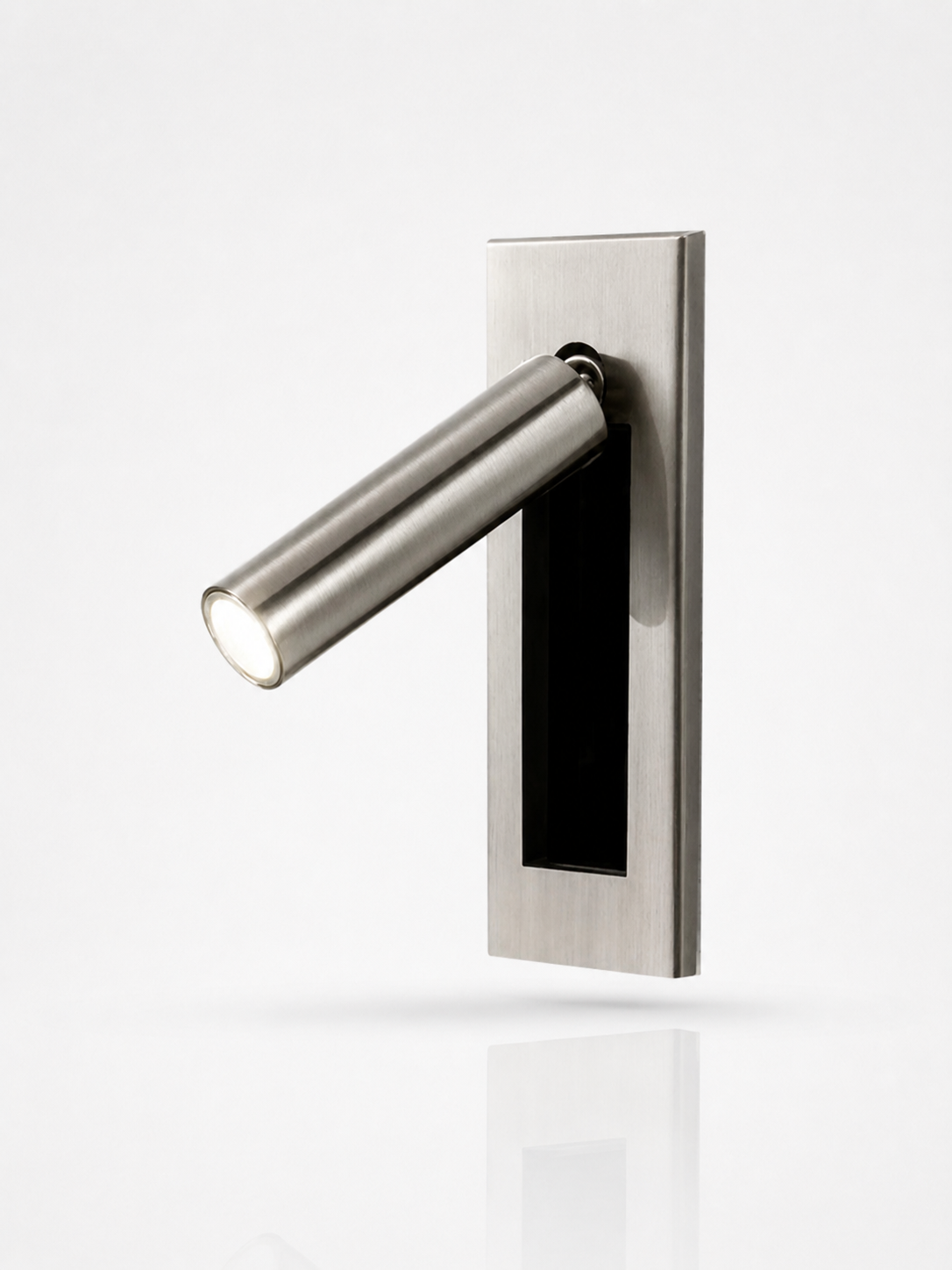 Linear Focus Wall Lamp