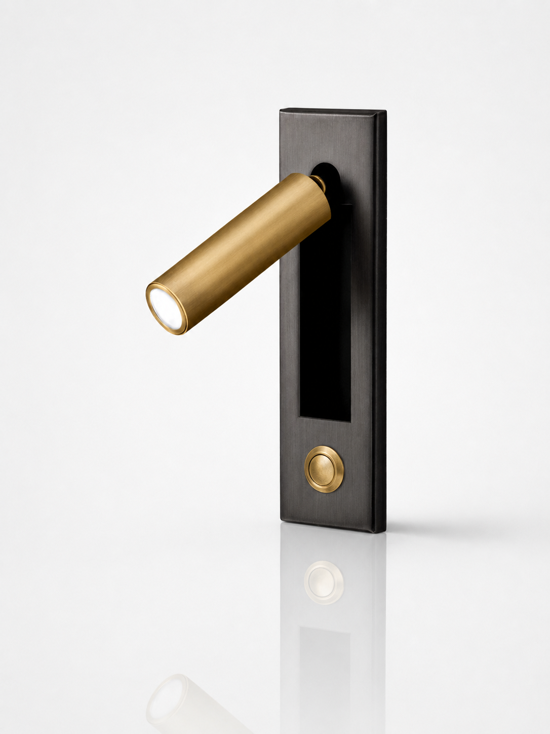 Linear Focus Wall Lamp