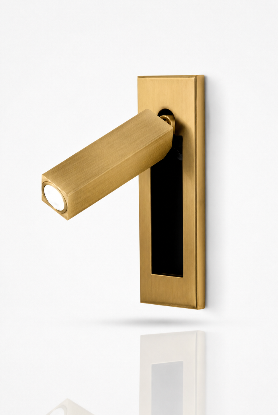 Linear Focus Wall Lamp