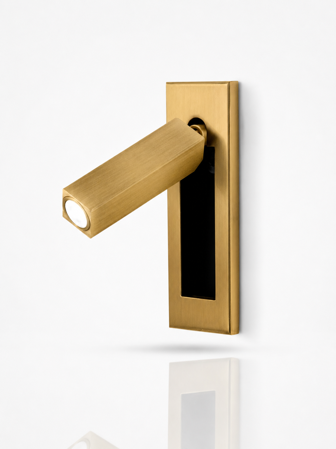 Linear Focus Wall Lamp