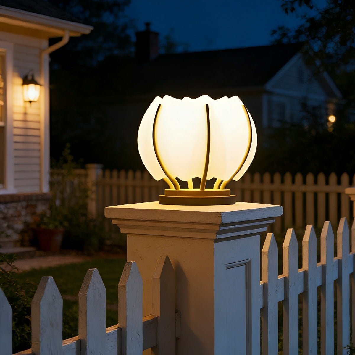 Elegant Solar Garden Outdoor Light