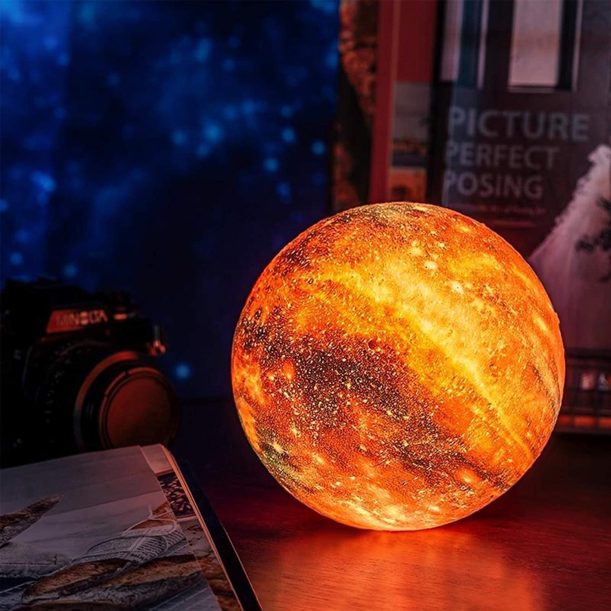 Celestia Moon Light | 16-Color Rechargeable Lamp