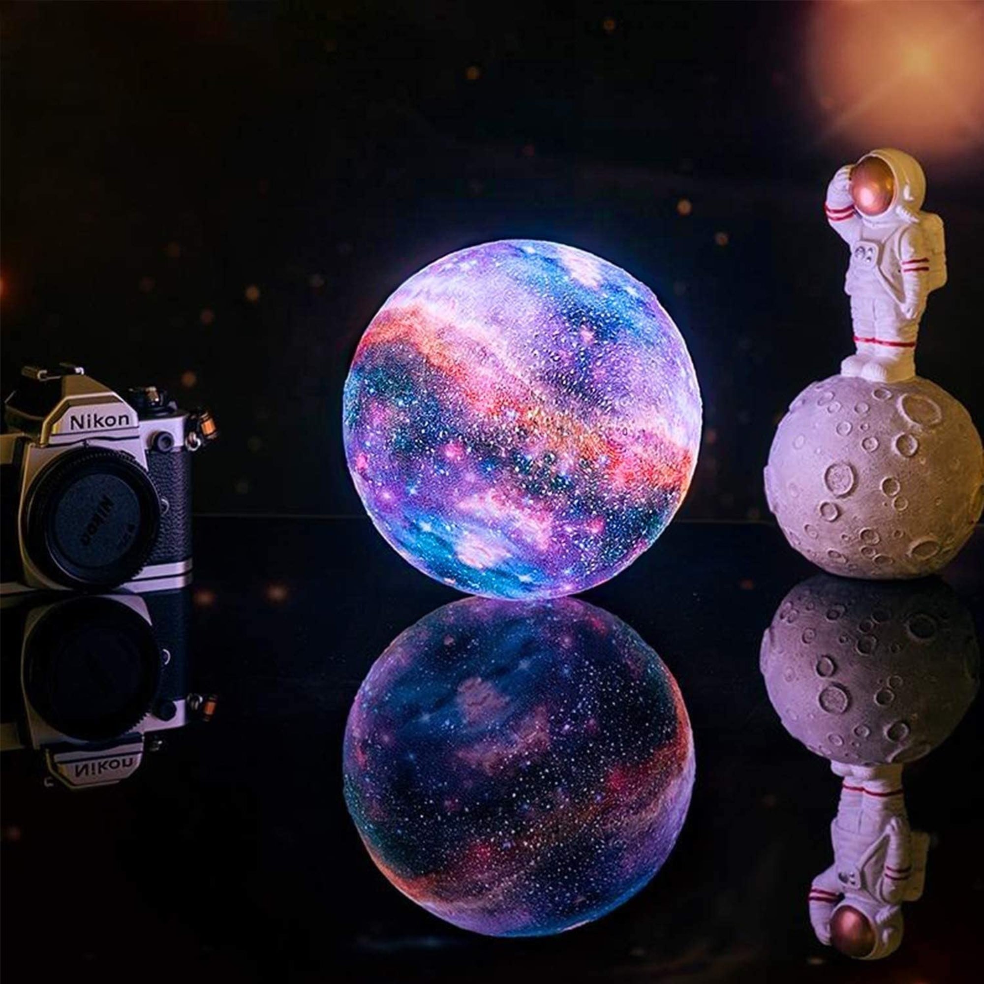 Celestia Moon Light | 16-Color Rechargeable Lamp