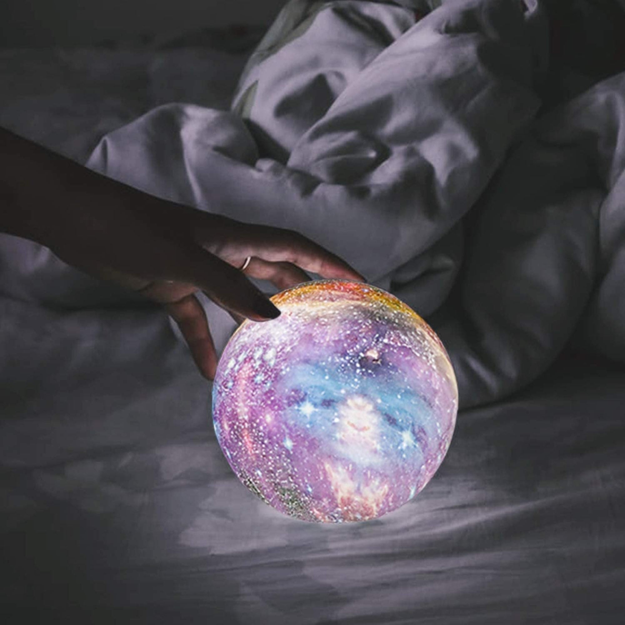 Celestia Moon Light | 16-Color Rechargeable Lamp