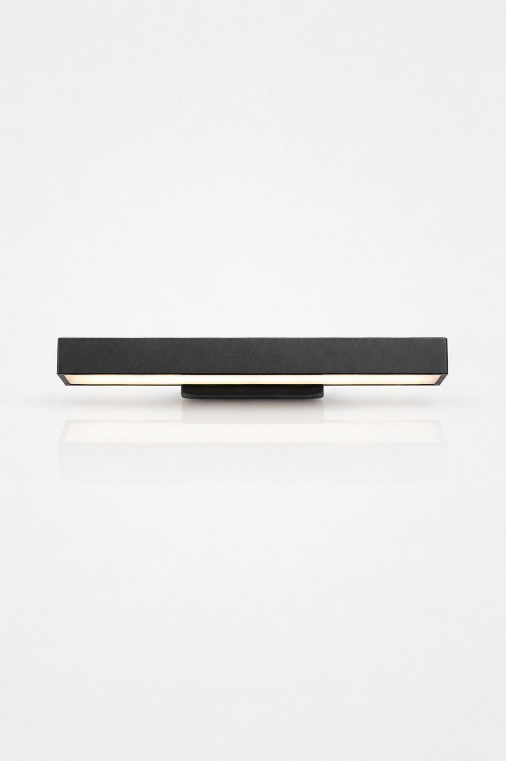 Luma Linear Wall Lamp
