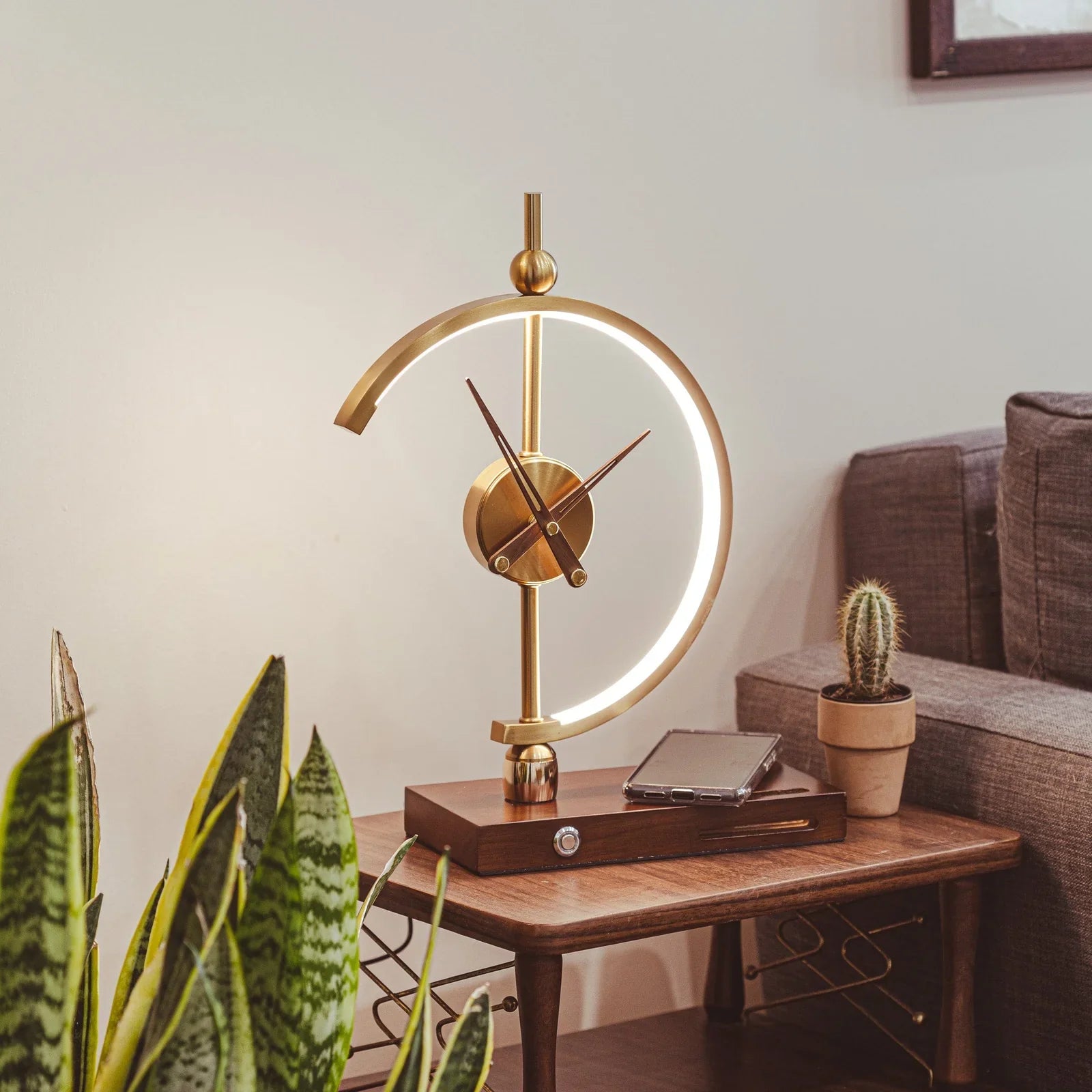 Aurelius Wireless Charging Clock Lamp
