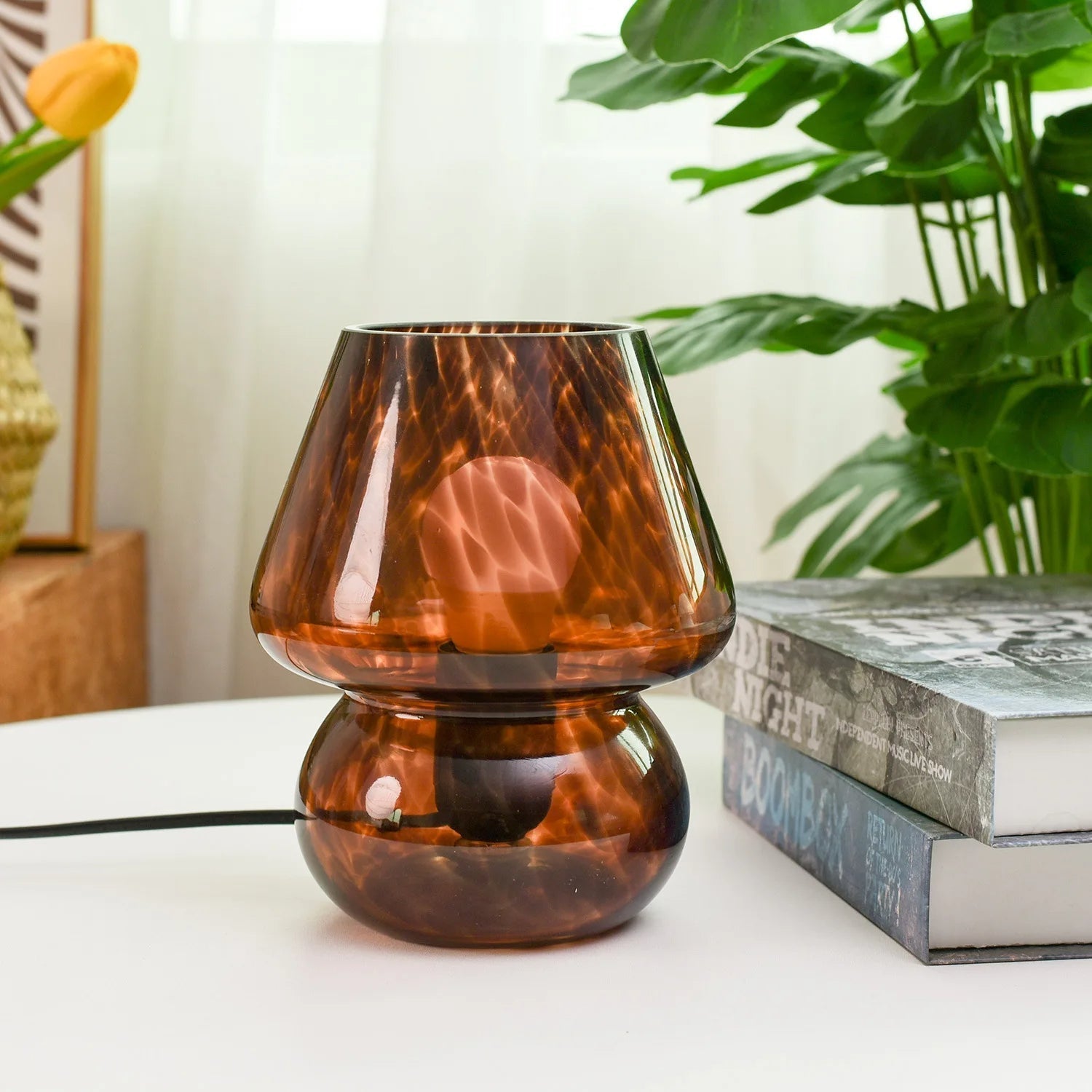 Lumi Miro Art Glass Table Lamp