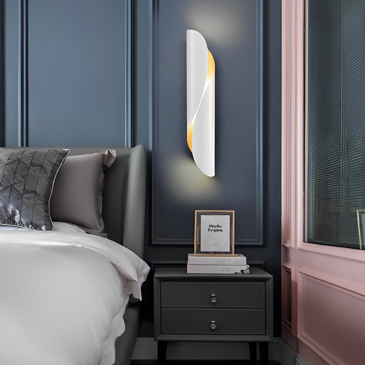 Brisa Iron Wall Lamp | Dual Beam Decorative Light
