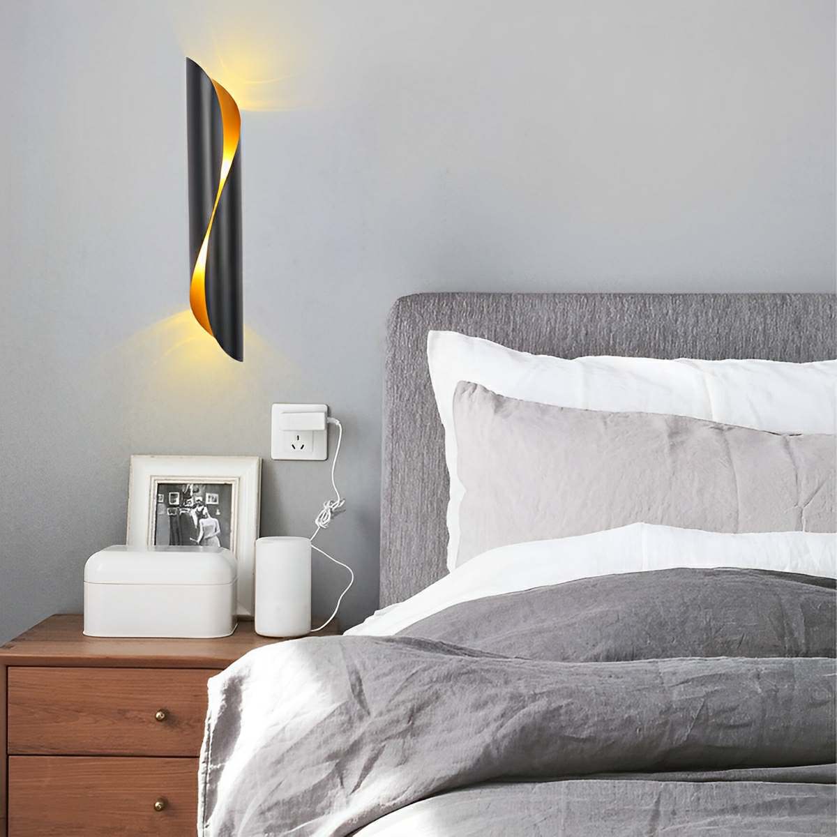 Brisa Iron Wall Lamp | Dual Beam Decorative Light