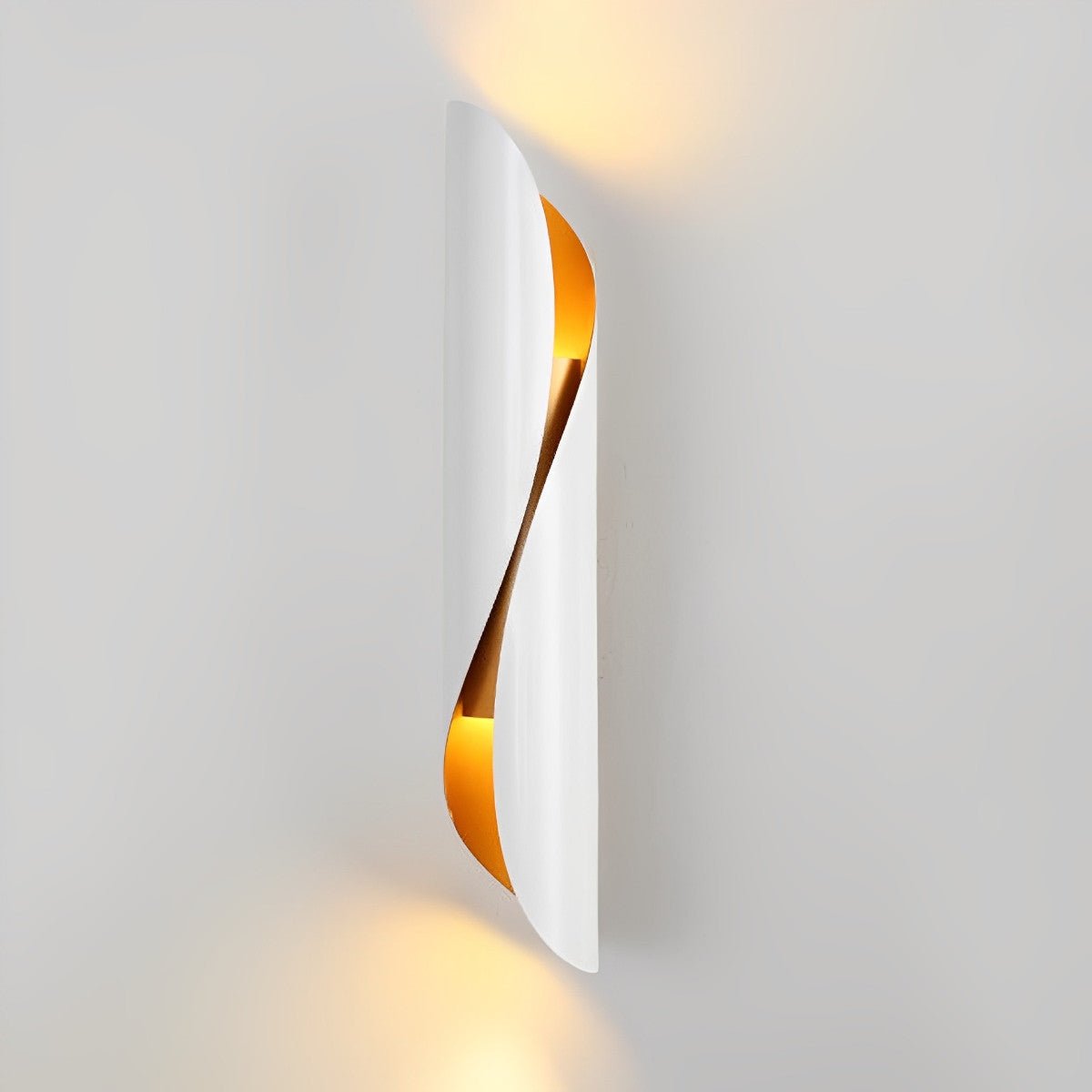 Brisa Iron Wall Lamp | Dual Beam Decorative Light