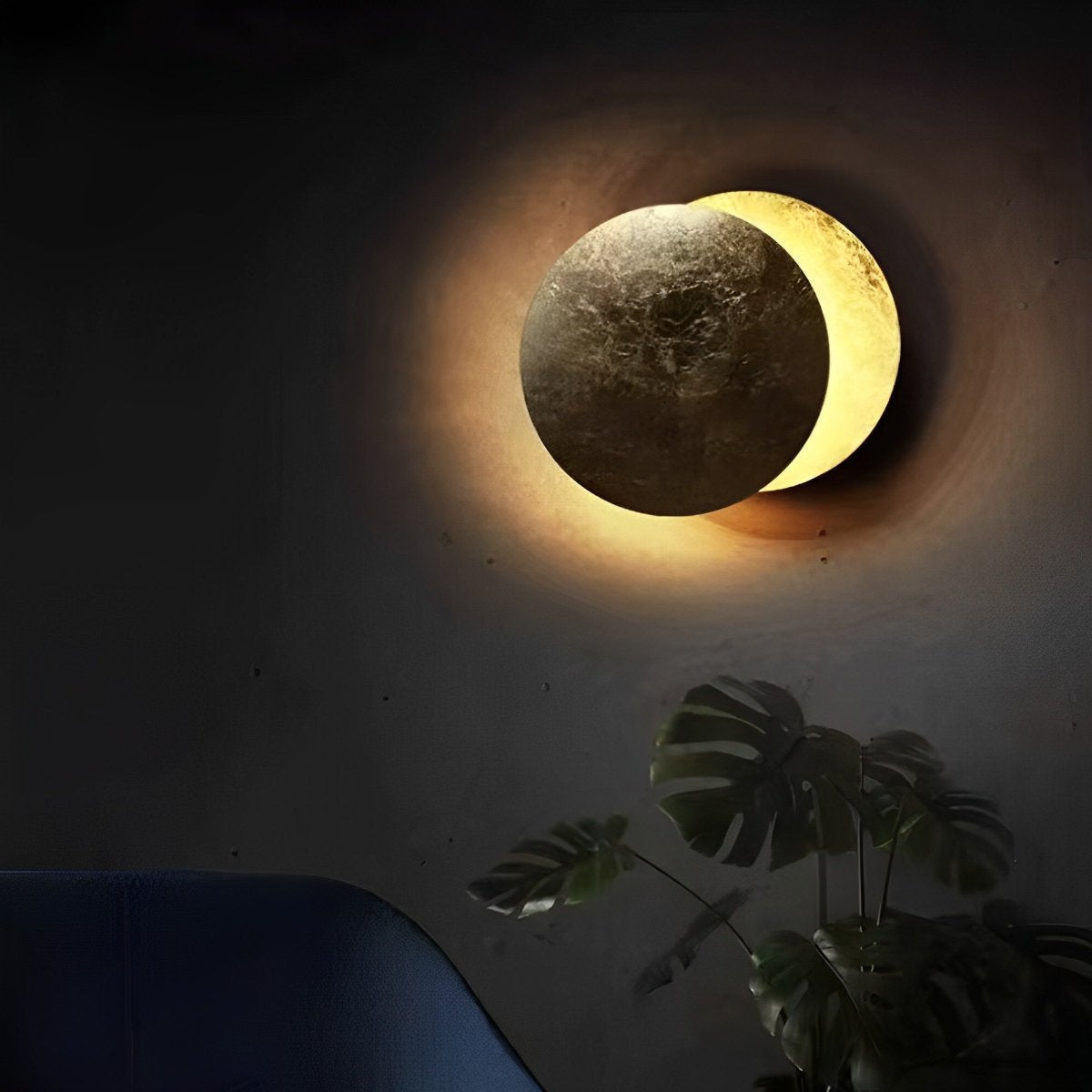 Solune Wall Lamp | Elegant Adjustable Eclipse Wall Light