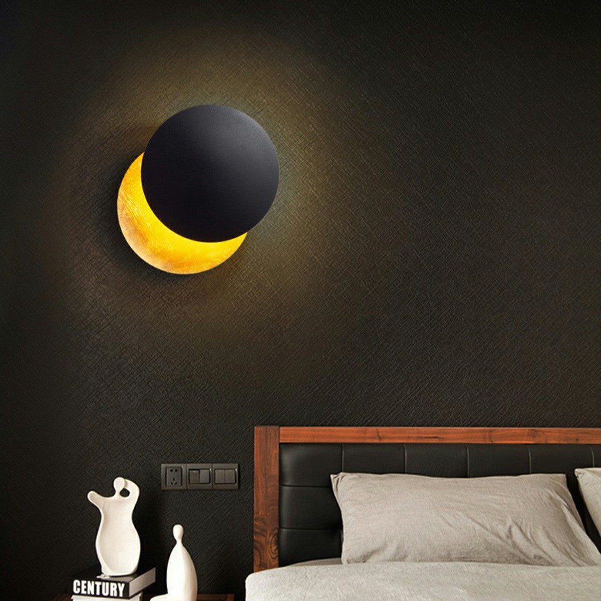 Solune Wall Lamp | Elegant Adjustable Eclipse Wall Light