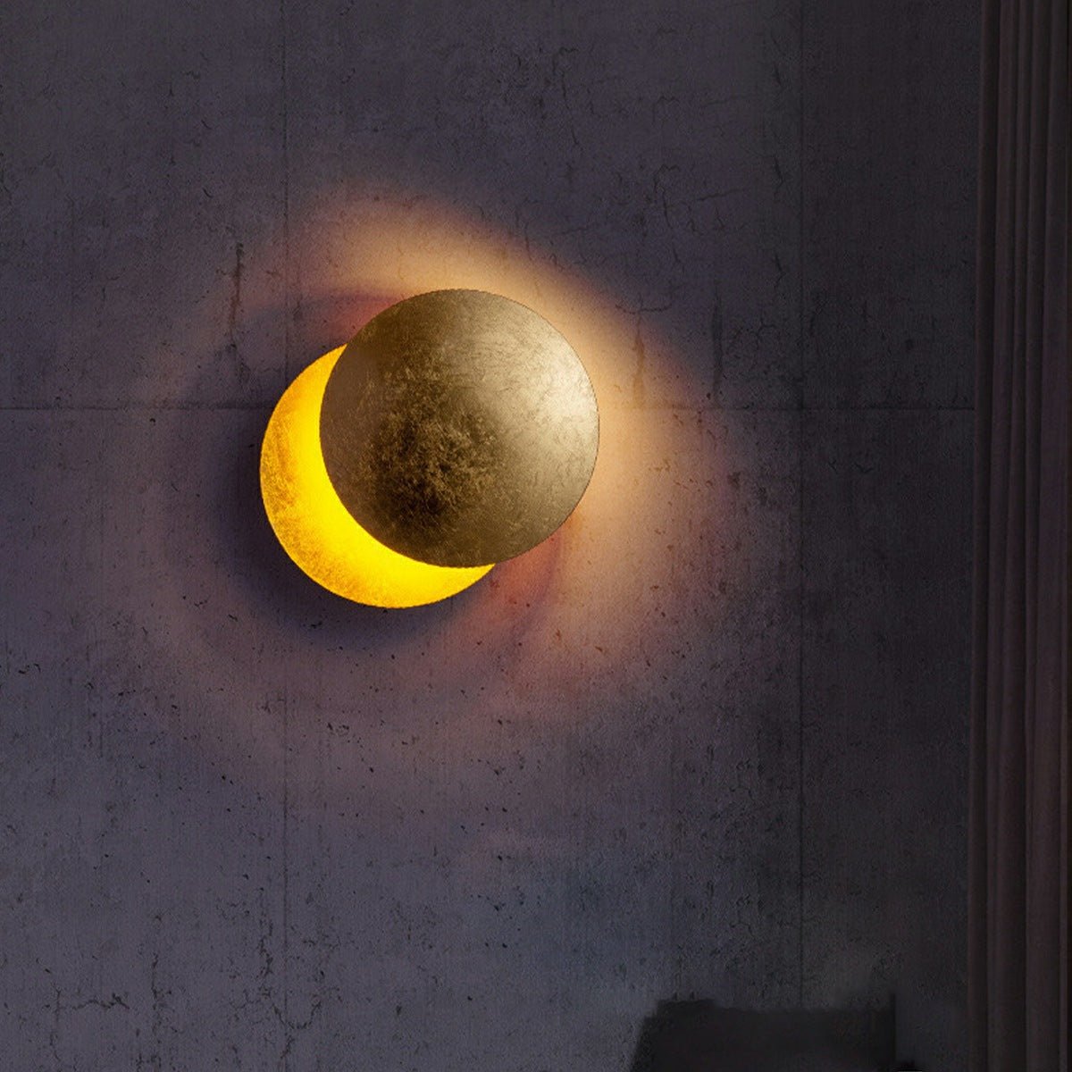 Solune Wall Lamp | Elegant Adjustable Eclipse Wall Light