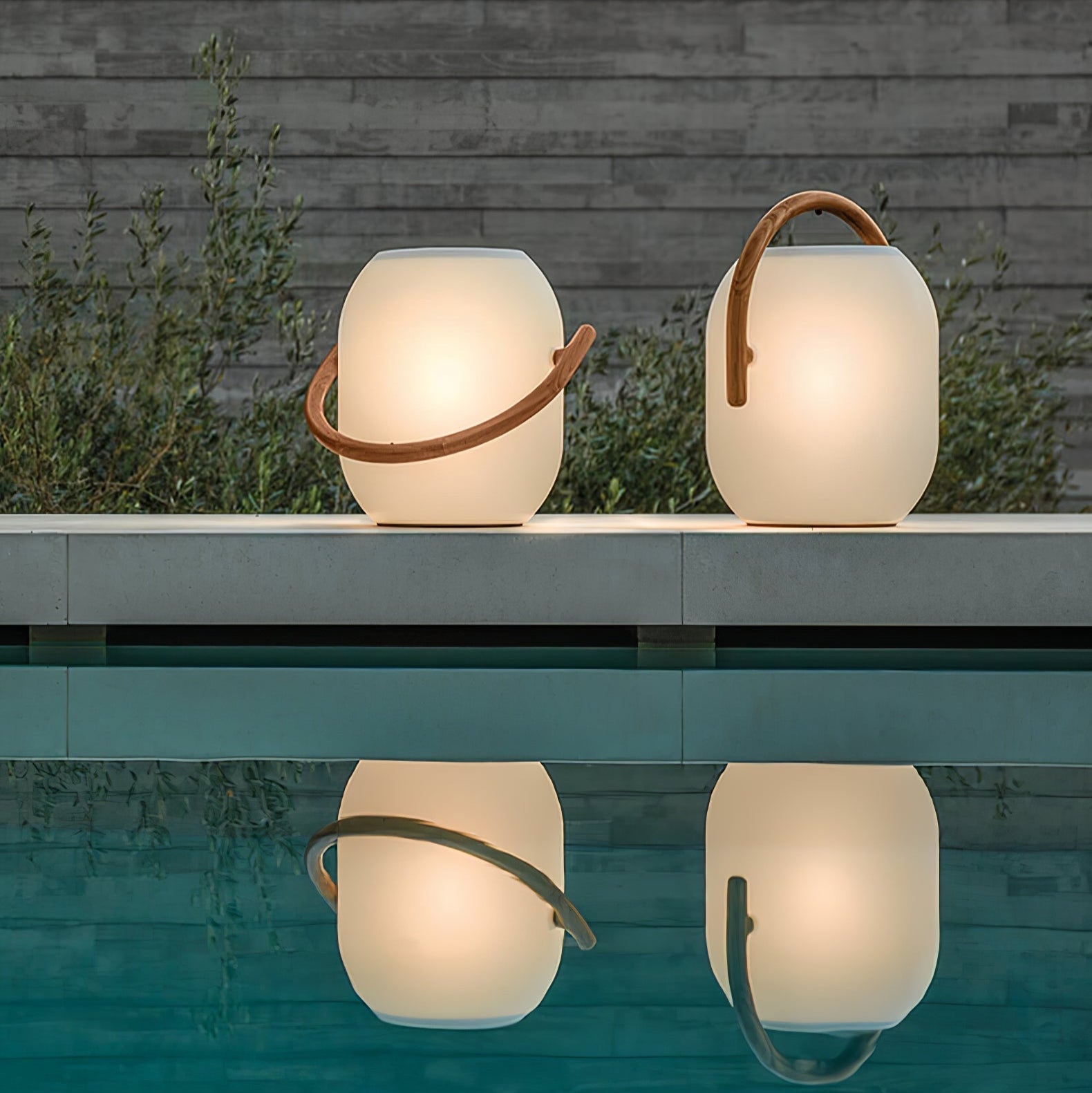 Solar Glow Outdoor Light