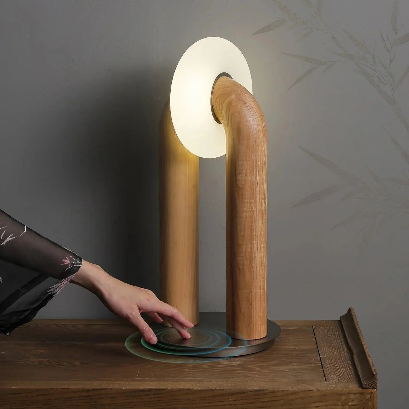 Minimalist Arch Touch Table Lamp