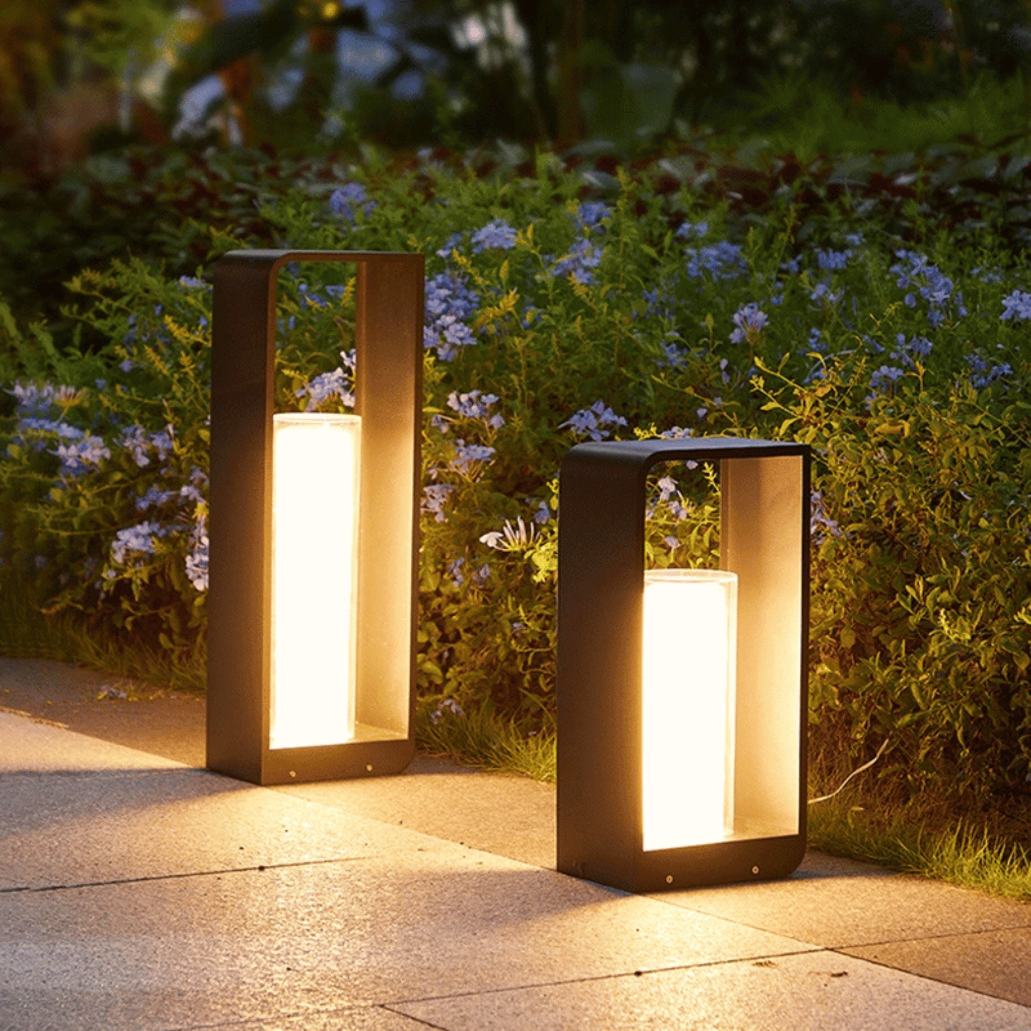 Luxeon Outdoor Lamp | Solar-Powered, LED, IP65 Waterproof Outdoor Light Fixture